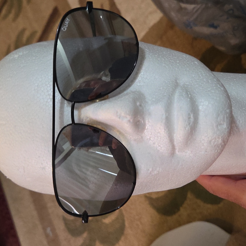 Quay Mirrored Aviator Sunglasses High Key 111 - Picture 7 of 7